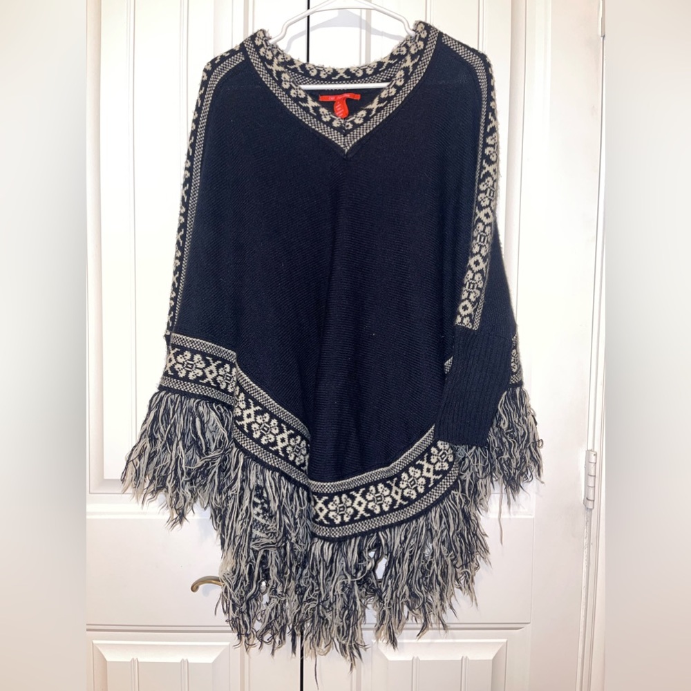 C&V (Chelsea & Violet). Navy & Cream Poncho Sweater. Small, runs big.
